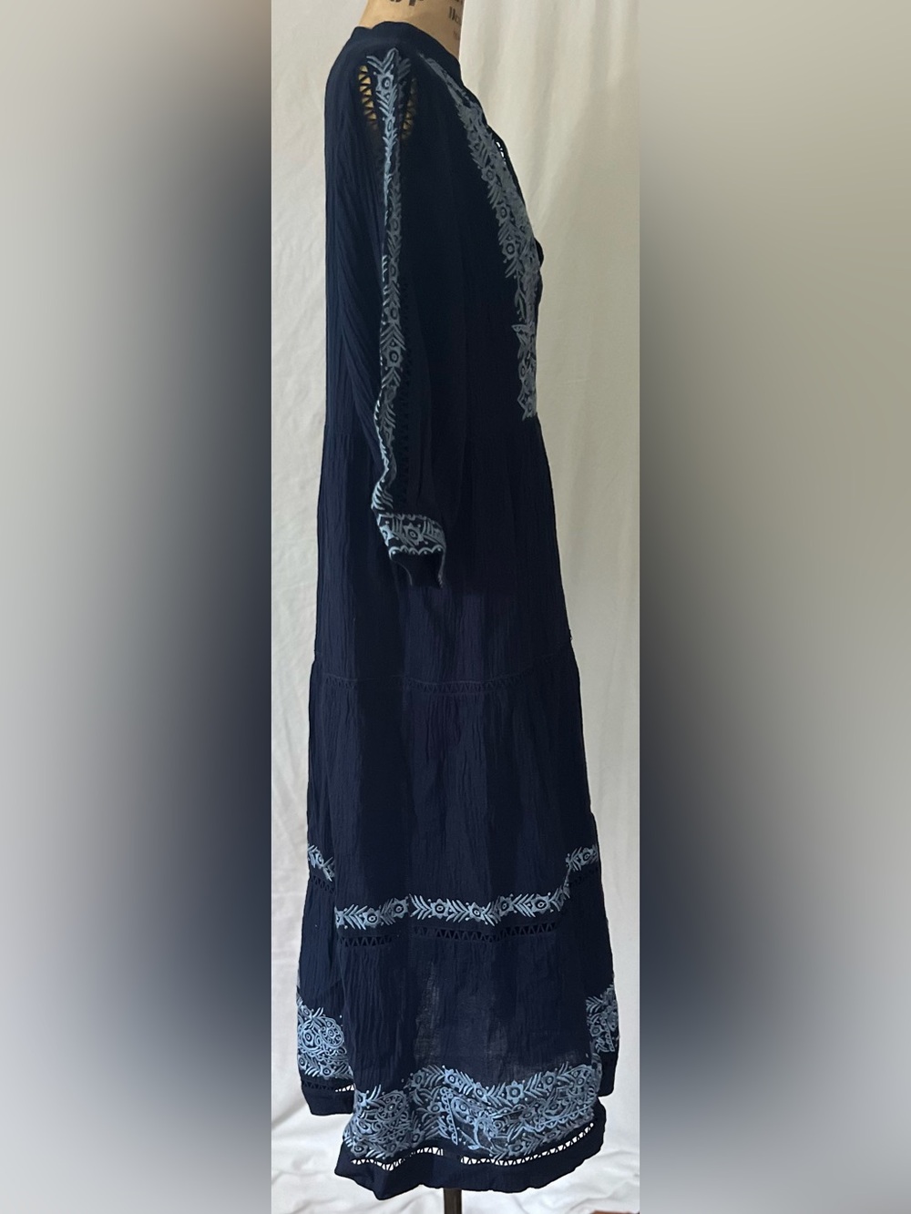 NWT Wrap London Embroidered
Crinkle Cotton & Linen Dress 6 - Picture 4 of 15